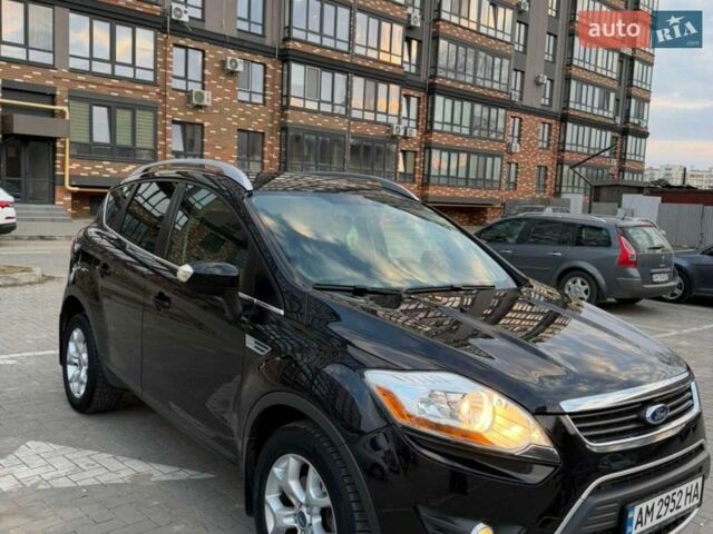 Черный Форд Куга, объемом двигателя 2 л и пробегом 142 тыс. км за 10300 $, фото 1 на Automoto.ua