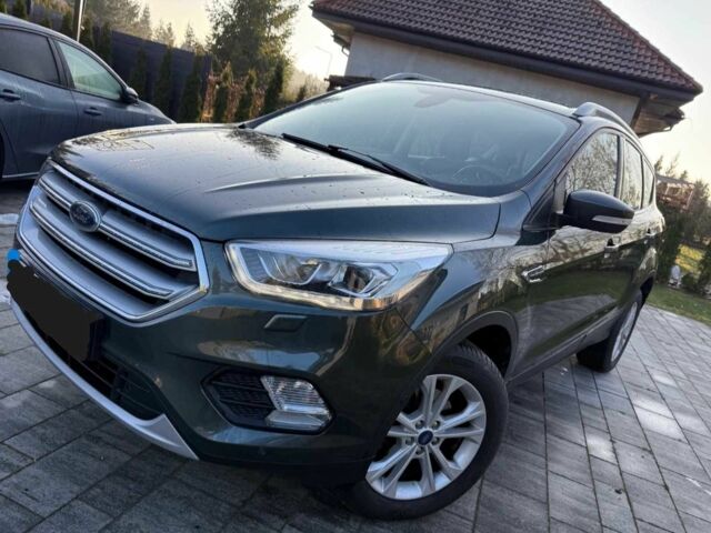 Черный Форд Куга, объемом двигателя 1.5 л и пробегом 103 тыс. км за 9499 $, фото 1 на Automoto.ua