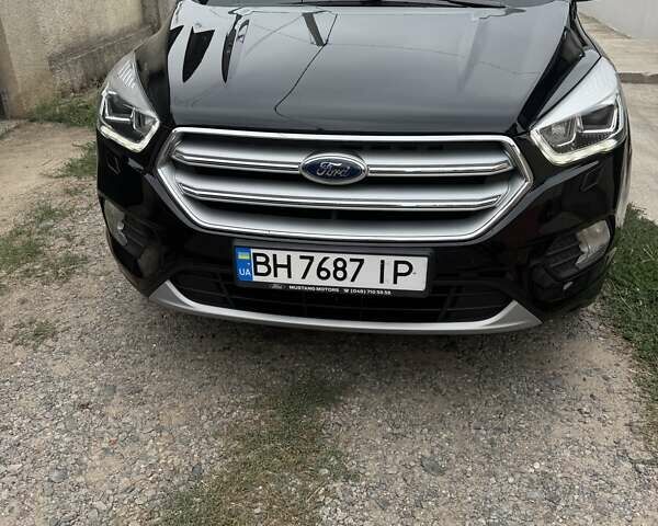 Чорний Форд Куга, об'ємом двигуна 2 л та пробігом 68 тис. км за 22800 $, фото 1 на Automoto.ua