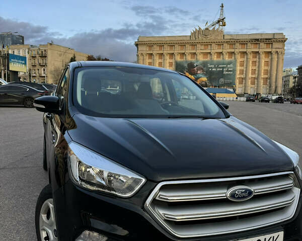 Черный Форд Куга, объемом двигателя 1.5 л и пробегом 77 тыс. км за 16000 $, фото 1 на Automoto.ua