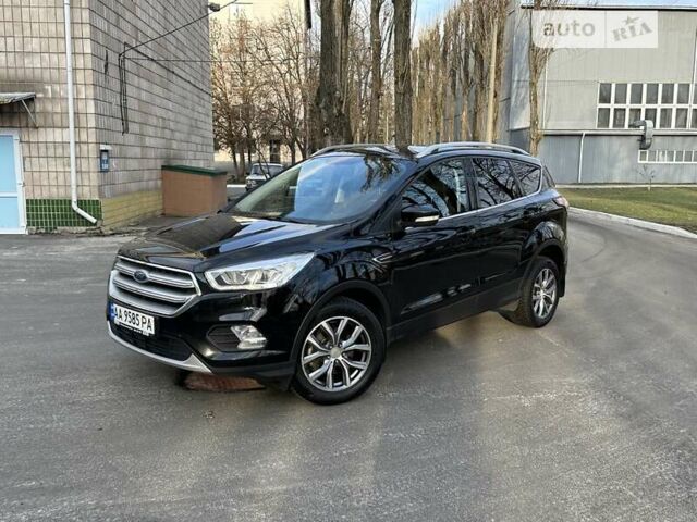 Черный Форд Куга, объемом двигателя 1.5 л и пробегом 157 тыс. км за 17999 $, фото 1 на Automoto.ua
