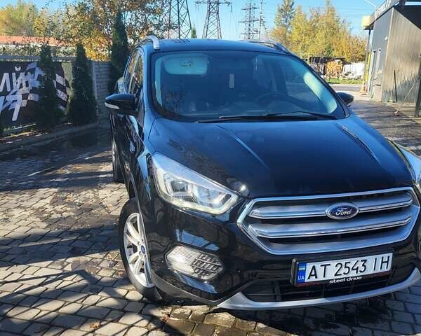 Черный Форд Куга, объемом двигателя 2 л и пробегом 207 тыс. км за 14999 $, фото 1 на Automoto.ua
