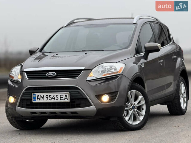 Коричневый Форд Куга, объемом двигателя 2 л и пробегом 170 тыс. км за 10300 $, фото 1 на Automoto.ua