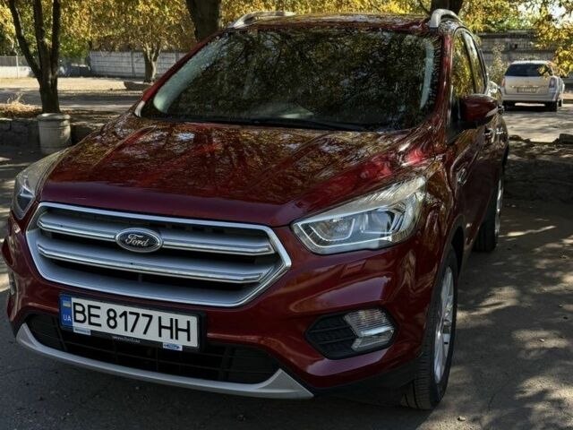 Красный Форд Куга, объемом двигателя 1.5 л и пробегом 74 тыс. км за 19000 $, фото 1 на Automoto.ua