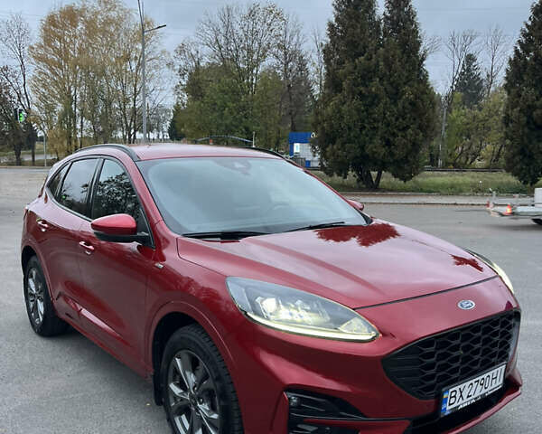 Форд Куга 2021 у Хмельницькому на Automoto.ua Червоний Форд Куга, об'ємом двигуна 1.5 л та пробігом 49 тис. км за 24700 $, фото 1 на Automoto.ua