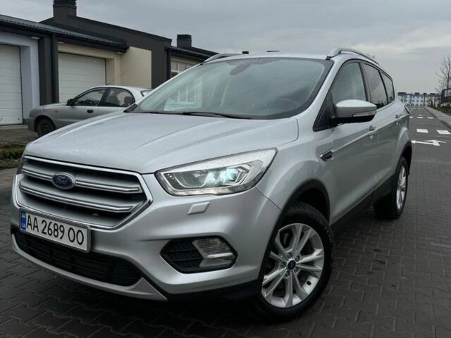 Сірий Форд Куга, об'ємом двигуна 2 л та пробігом 420 тис. км за 13700 $, фото 1 на Automoto.ua