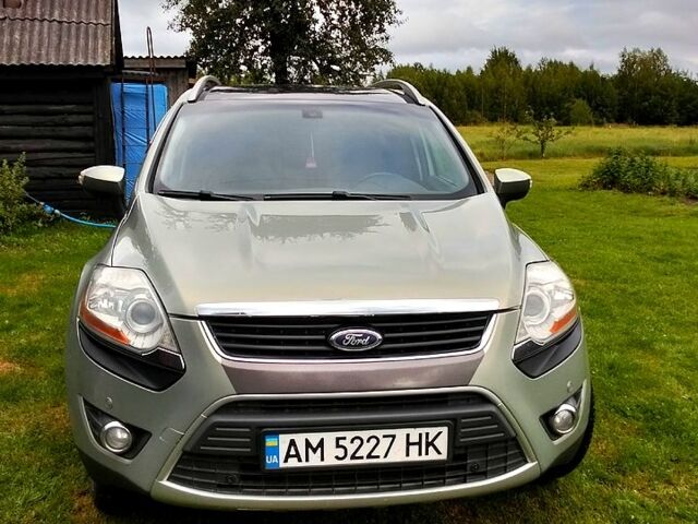 Серый Форд Куга, объемом двигателя 2 л и пробегом 401 тыс. км за 8000 $, фото 1 на Automoto.ua