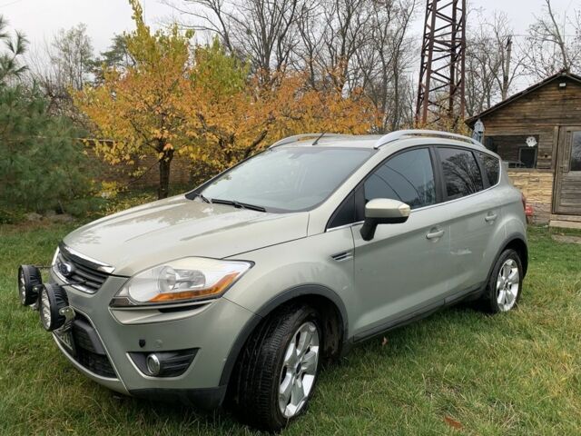 Серый Форд Куга, объемом двигателя 0 л и пробегом 219 тыс. км за 5600 $, фото 1 на Automoto.ua