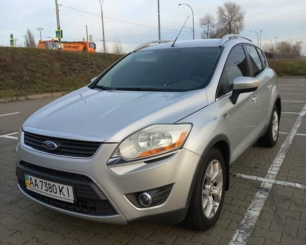 Серый Форд Куга, объемом двигателя 2.52 л и пробегом 179 тыс. км за 9800 $, фото 1 на Automoto.ua