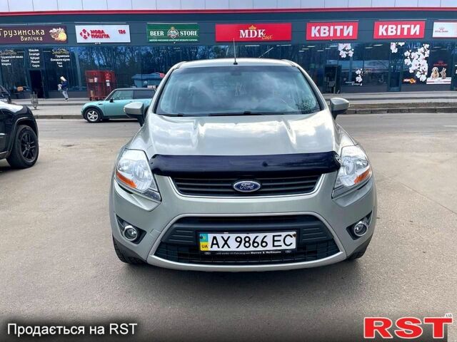 Серый Форд Куга, объемом двигателя 2 л и пробегом 250 тыс. км за 8800 $, фото 1 на Automoto.ua