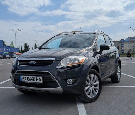 Форд Куга 2010 в Каменце-Подольском на Automoto.ua Серый Форд Куга, объемом двигателя 2 л и пробегом 186 тыс. км за 11200 $, фото 1 на Automoto.ua