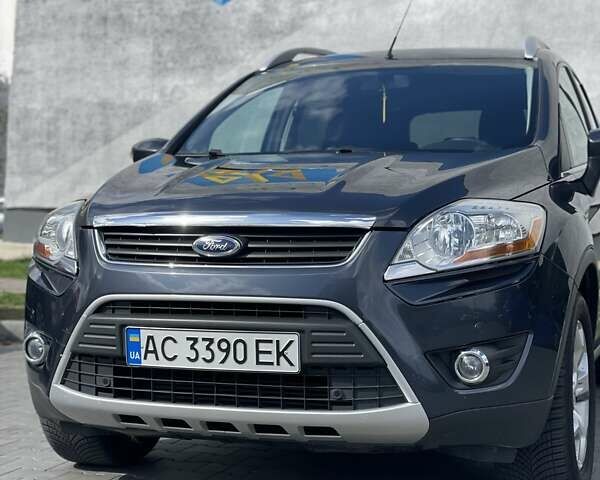 Серый Форд Куга, объемом двигателя 2 л и пробегом 200 тыс. км за 10000 $, фото 1 на Automoto.ua