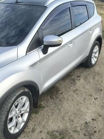 Серый Форд Куга, объемом двигателя 2.5 л и пробегом 230 тыс. км за 10300 $, фото 1 на Automoto.ua