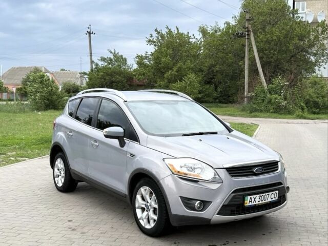 Серый Форд Куга, объемом двигателя 2 л и пробегом 280 тыс. км за 10000 $, фото 1 на Automoto.ua
