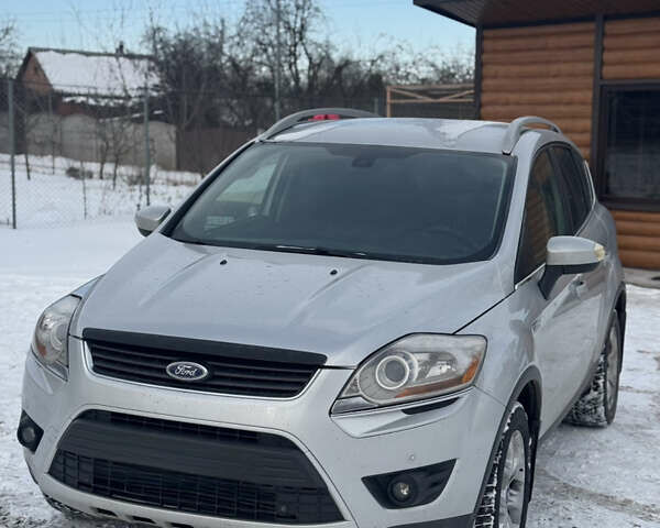 Серый Форд Куга, объемом двигателя 2 л и пробегом 201 тыс. км за 8999 $, фото 1 на Automoto.ua