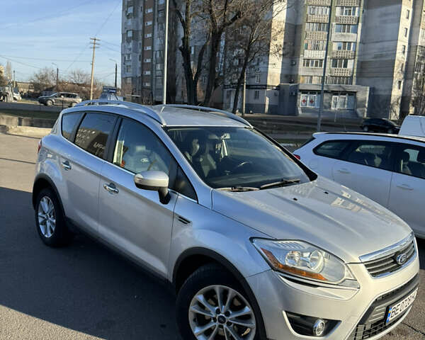 Сірий Форд Куга, об'ємом двигуна 2 л та пробігом 199 тис. км за 11000 $, фото 1 на Automoto.ua