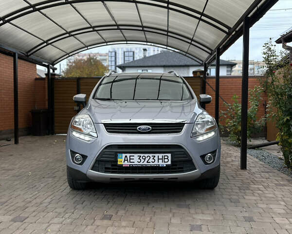 Серый Форд Куга, объемом двигателя 2 л и пробегом 134 тыс. км за 11500 $, фото 1 на Automoto.ua