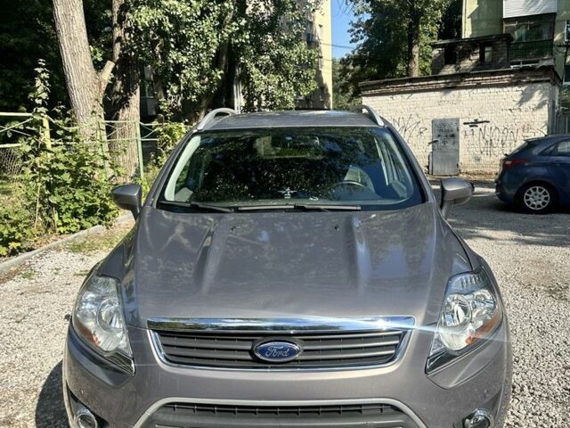 Сірий Форд Куга, об'ємом двигуна 2.5 л та пробігом 61 тис. км за 11500 $, фото 1 на Automoto.ua