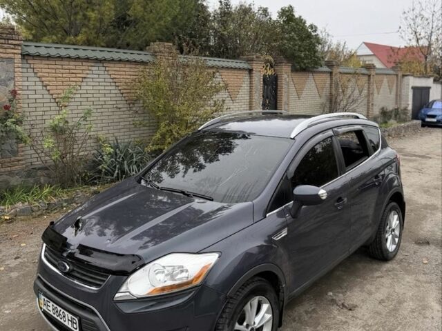 Серый Форд Куга, объемом двигателя 0 л и пробегом 230 тыс. км за 5500 $, фото 1 на Automoto.ua