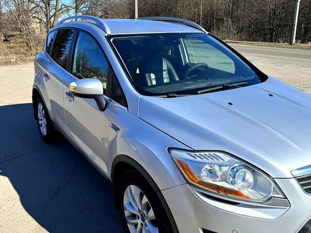 Серый Форд Куга, объемом двигателя 2 л и пробегом 210 тыс. км за 9000 $, фото 1 на Automoto.ua