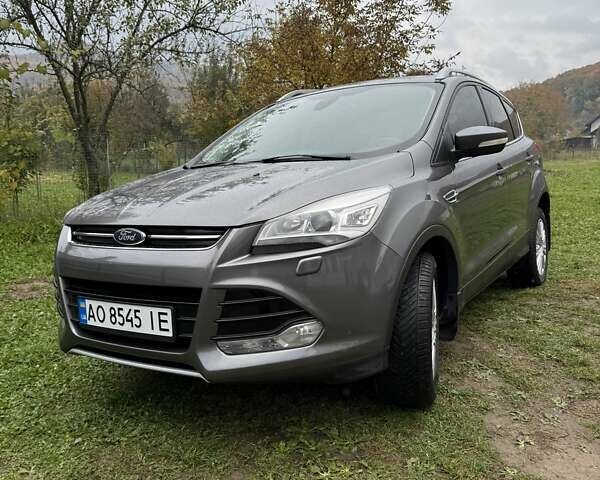 Серый Форд Куга, объемом двигателя 2 л и пробегом 190 тыс. км за 12200 $, фото 1 на Automoto.ua