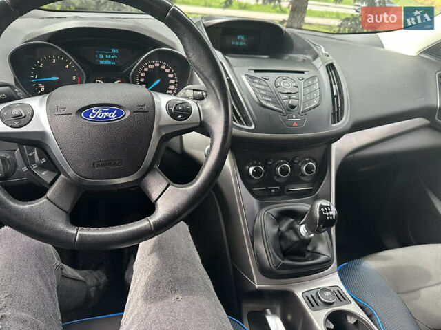 Сірий Форд Куга, об'ємом двигуна 2 л та пробігом 84 тис. км за 13700 $, фото 1 на Automoto.ua