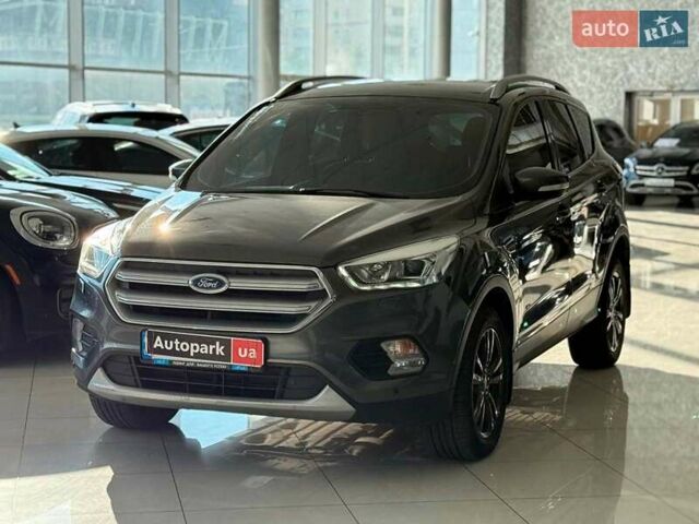 Форд Куга 2017 в Одессе на Automoto.ua Серый Форд Куга, объемом двигателя 2 л и пробегом 270 тыс. км за 12990 $, фото 1 на Automoto.ua