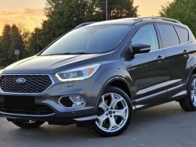 Сірий Форд Куга, об'ємом двигуна 2 л та пробігом 63 тис. км за 14000 $, фото 1 на Automoto.ua