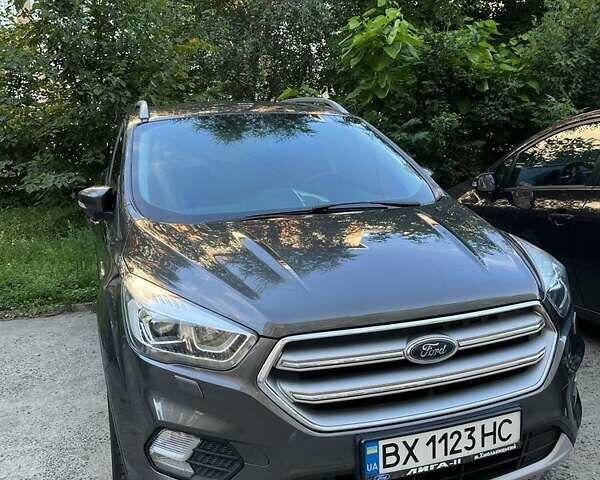 Серый Форд Куга, объемом двигателя 2 л и пробегом 148 тыс. км за 17750 $, фото 1 на Automoto.ua
