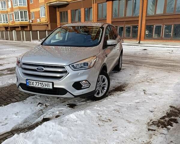 Сірий Форд Куга, об'ємом двигуна 1.5 л та пробігом 132 тис. км за 15500 $, фото 1 на Automoto.ua