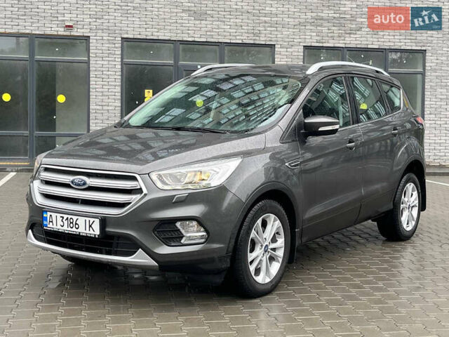 Сірий Форд Куга, об'ємом двигуна 1.5 л та пробігом 78 тис. км за 17999 $, фото 1 на Automoto.ua