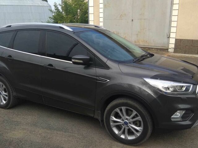 Серый Форд Куга, объемом двигателя 2 л и пробегом 95 тыс. км за 17700 $, фото 1 на Automoto.ua
