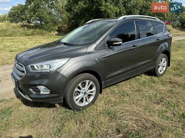 Сірий Форд Куга, об'ємом двигуна 2 л та пробігом 143 тис. км за 19390 $, фото 1 на Automoto.ua