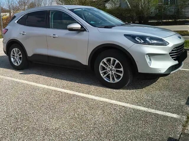 Сірий Форд Куга, об'ємом двигуна 2 л та пробігом 38 тис. км за 16500 $, фото 1 на Automoto.ua