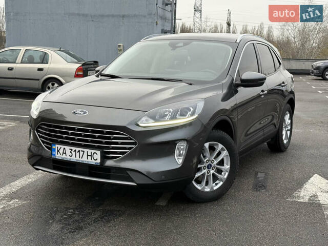 Серый Форд Куга, объемом двигателя 1.5 л и пробегом 68 тыс. км за 22500 $, фото 1 на Automoto.ua