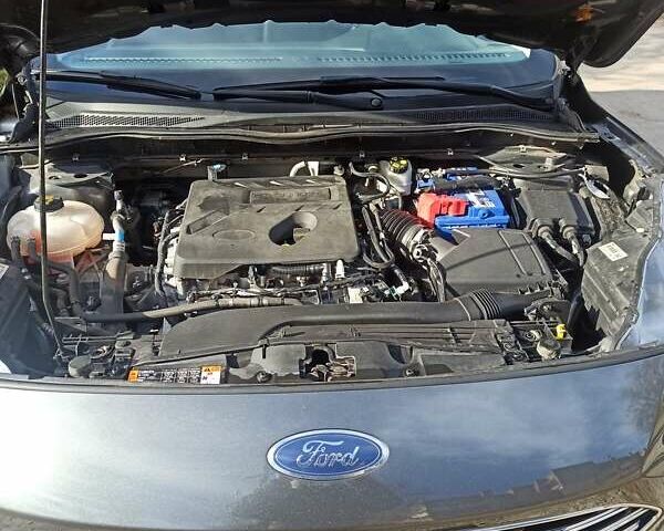 Серый Форд Куга, объемом двигателя 1.5 л и пробегом 80 тыс. км за 22700 $, фото 1 на Automoto.ua