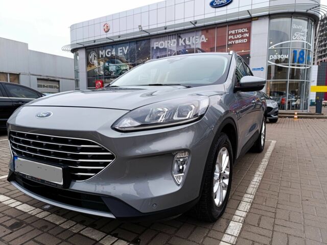 Сірий Форд Куга, об'ємом двигуна 1.5 л та пробігом 45 тис. км за 27000 $, фото 1 на Automoto.ua