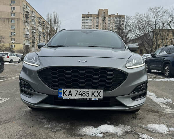 Серый Форд Куга, объемом двигателя 1.5 л и пробегом 61 тыс. км за 27000 $, фото 1 на Automoto.ua