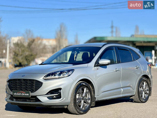 Серый Форд Куга, объемом двигателя 2.49 л и пробегом 28 тыс. км за 33800 $, фото 1 на Automoto.ua
