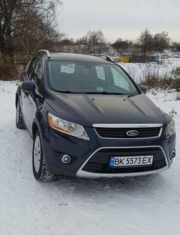 Синий Форд Куга, объемом двигателя 2 л и пробегом 252 тыс. км за 10500 $, фото 1 на Automoto.ua