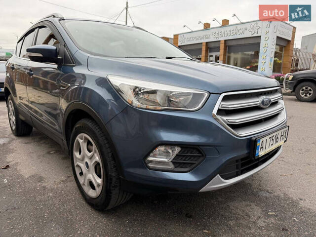 Синий Форд Куга, объемом двигателя 1.5 л и пробегом 145 тыс. км за 13500 $, фото 1 на Automoto.ua