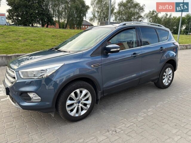 Синий Форд Куга, объемом двигателя 1.5 л и пробегом 105 тыс. км за 14500 $, фото 1 на Automoto.ua