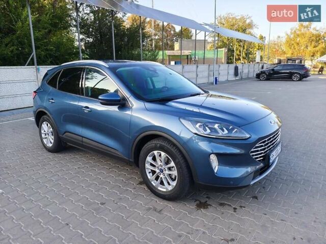 Синий Форд Куга, объемом двигателя 1.5 л и пробегом 50 тыс. км за 21500 $, фото 1 на Automoto.ua