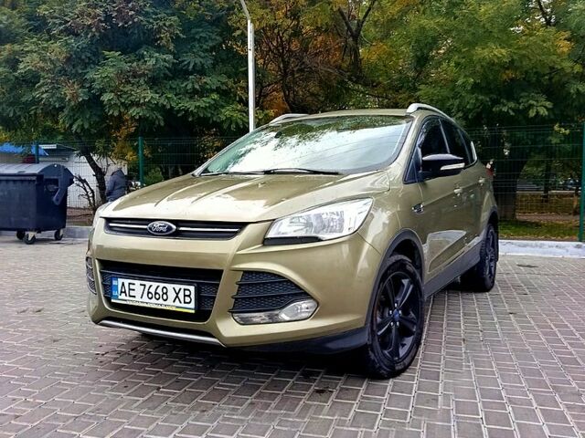 Зеленый Форд Куга, объемом двигателя 2 л и пробегом 108 тыс. км за 12300 $, фото 1 на Automoto.ua
