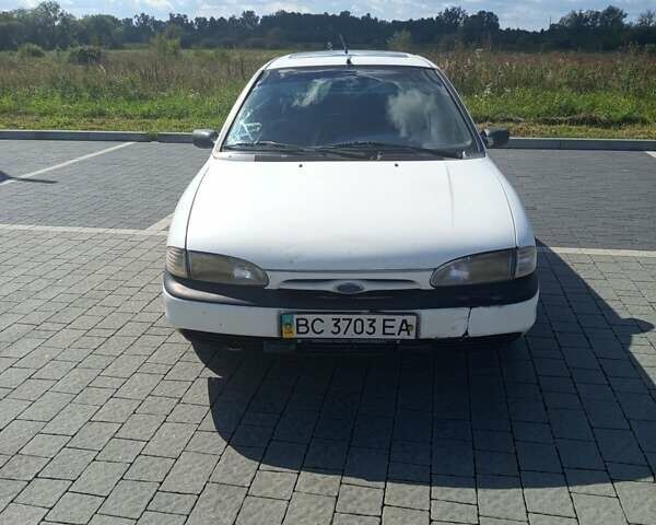 Белый Форд Мондео, объемом двигателя 1.6 л и пробегом 255 тыс. км за 1350 $, фото 1 на Automoto.ua