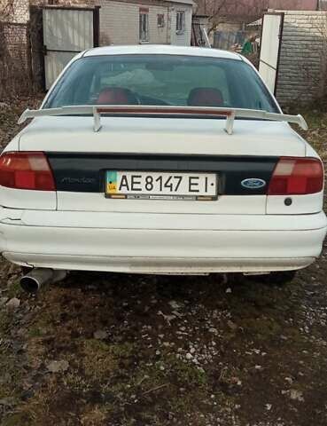Белый Форд Мондео, объемом двигателя 1.6 л и пробегом 174 тыс. км за 1750 $, фото 1 на Automoto.ua