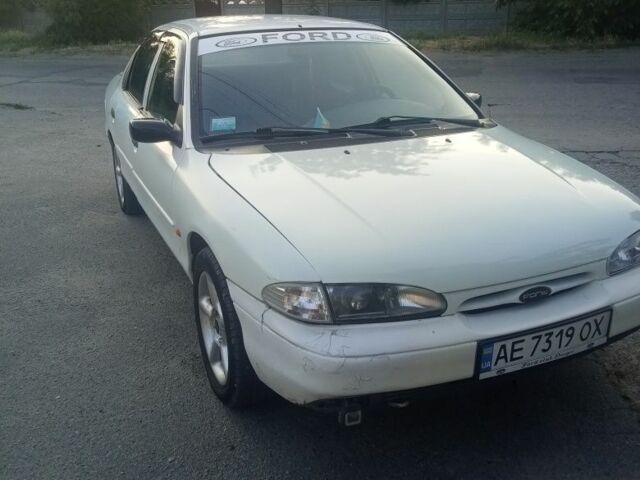 Белый Форд Мондео, объемом двигателя 2 л и пробегом 378 тыс. км за 1700 $, фото 1 на Automoto.ua