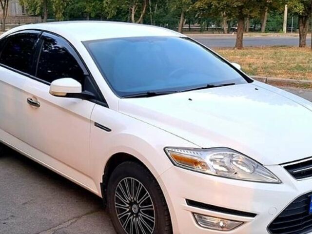 Белый Форд Мондео, объемом двигателя 1.6 л и пробегом 185 тыс. км за 7800 $, фото 1 на Automoto.ua