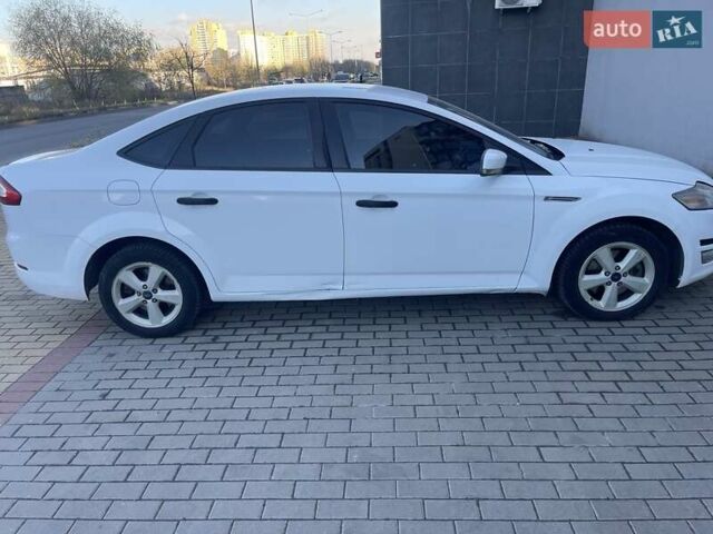 Белый Форд Мондео, объемом двигателя 1.6 л и пробегом 278 тыс. км за 6700 $, фото 1 на Automoto.ua