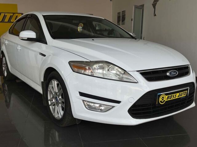 Белый Форд Мондео, объемом двигателя 2 л и пробегом 135 тыс. км за 8800 $, фото 1 на Automoto.ua